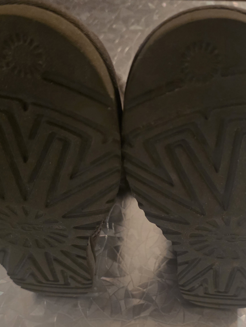 UGG Bailey Bow Mini Boots Size 10 - Picture 4 of 4